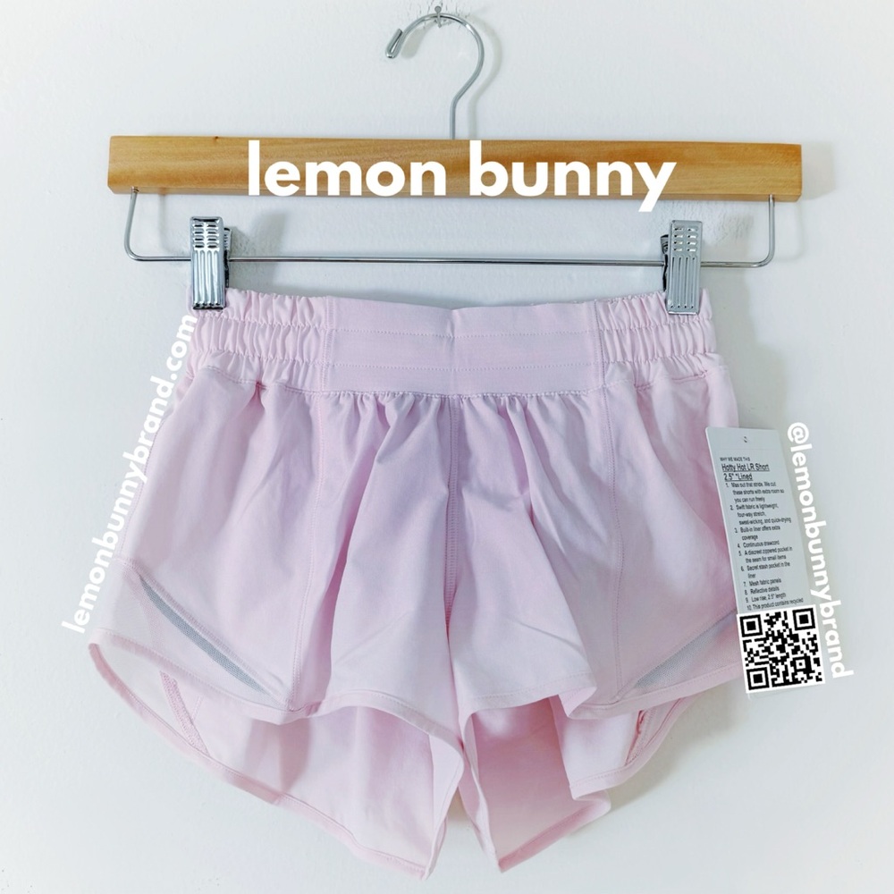 lululemon Hotty Hot Low-Rise Lined Short 2.5" Strawberry Milkshake Sz 2 New NWT